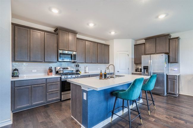 572 Pepperbark Loop, House other with 4 bedrooms, 3 bathrooms and 4 parking in Buda TX | Image 7