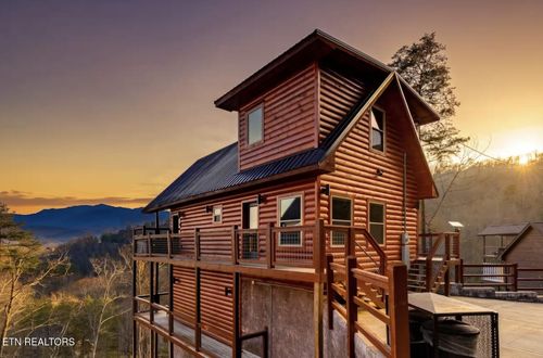 2138 Rising Fawn Way, Sevierville, TN, 37876 | Card Image