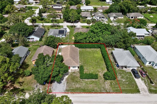 2225 86 Th Dr, House other with 2 bedrooms, 2 bathrooms and null parking in Vero Beach FL | Image 12