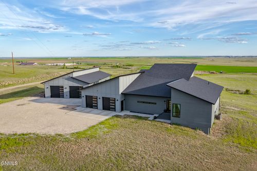 14706 Lambert Street, Williston, ND, 58801 | Card Image