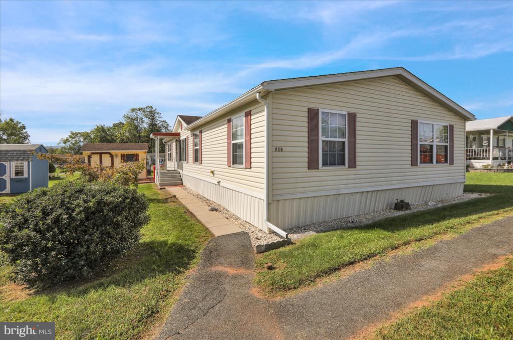 Caravelle Ln, Reading, PA 19606