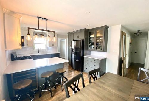 361 Fern Ave, Lyndhurst, NJ, 07071-2272 | Card Image