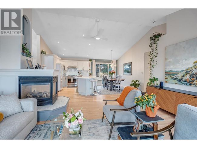12018 Trayler Pl, House other with 3 bedrooms, 2 bathrooms and 1 parking in Summerland BC | Image 5