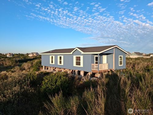 444 W Wind Street Nw, Ocean Shores, WA, 98569 | Card Image