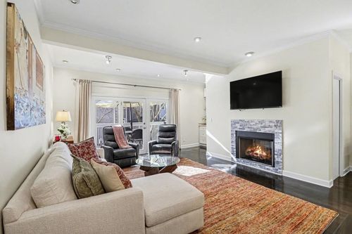 8 Alston Pl Ne, Atlanta, GA, 30324-2858 | Card Image