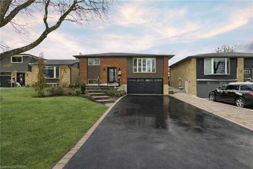 364 Roselawn Pl, Waterloo, ON, N2L5P1 | Card Image