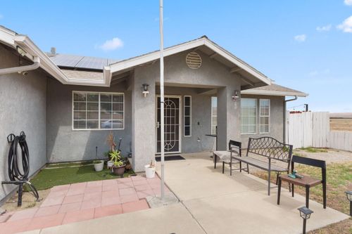 601 Saddleback St, Coalinga, CA, 93210-9228 | Card Image