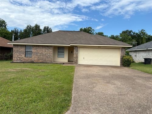 203 Willana Ct, Cleburne, TX, 76033-8733 | Card Image