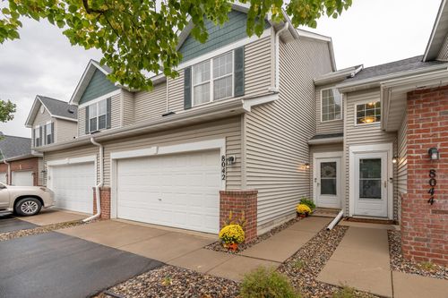 8042 Stratford Cir S, Shakopee, MN, 55379-3140 | Card Image