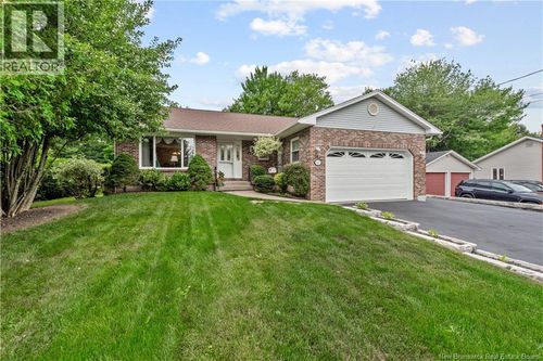 413 Blythwood Ave, House with 3 bedrooms, 3 bathrooms and null parking in Riverview NB | Card Image