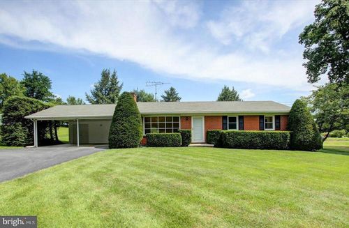 627 Siloam Rd, CHAMBERSBURG, PA, 17201-7810 | Card Image