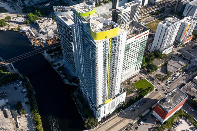 APT-4012 - 185 Sw 7 Th St, Condo with 2 bedrooms, 3 bathrooms and null parking in Miami FL | Image 50