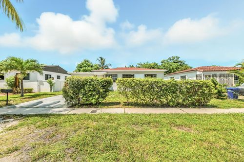 1985 Ne 177th St, North Miami Beach, FL, 33162 | Card Image