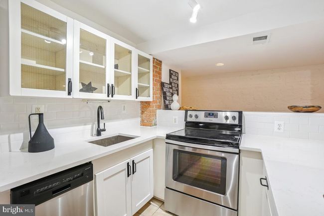 APT-1 - 1738 T St Nw, Condo with 2 bedrooms, 1 bathrooms and null parking in WASHINGTON DC | Image 11