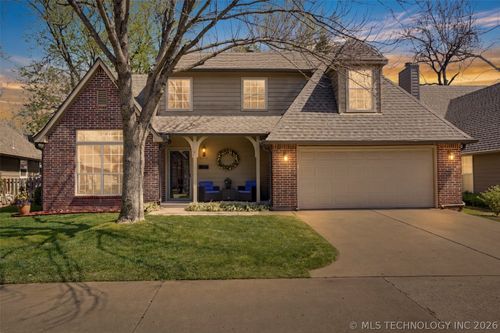 5527 S Delaware Ct, Tulsa, OK, 74105-7447 | Card Image