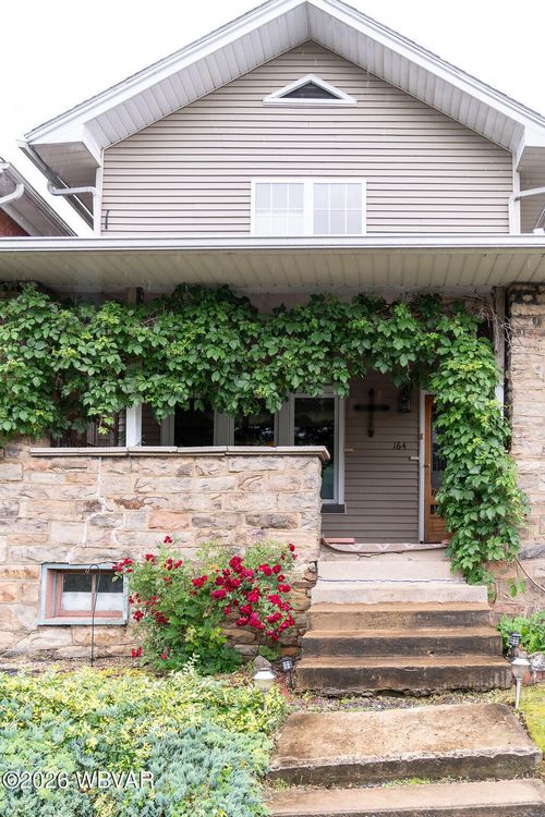 164 Susquehanna Ave, RENOVO, PA, 17764-1522 | Card Image