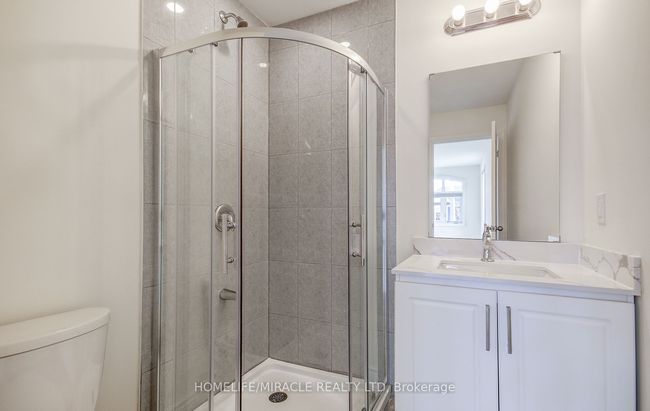 28 Yvonne Dr, House attached with 3 bedrooms, 4 bathrooms and 1 parking in Brampton ON | Image 23
