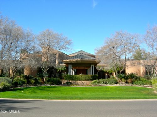 15 Biltmore Est, Phoenix, AZ, 85016-2821 | Card Image