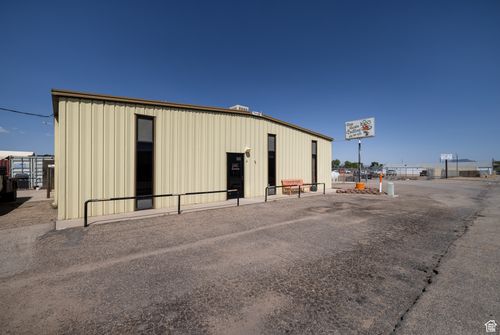 335 S 1305 E, Vernal, UT, 84078 | Card Image