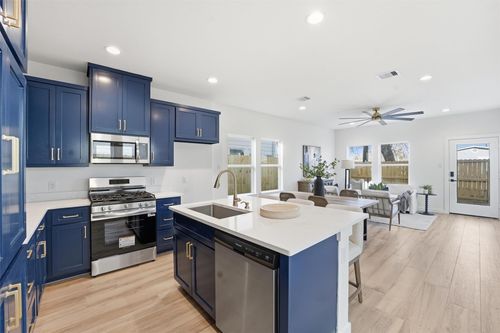 528 N 4th St, La Porte, TX, 77571-3308 | Card Image
