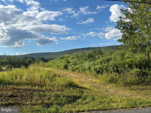 1215 N Cottonwood Rd, DANIELSVILLE, PA, 18038-9763 | Card Image