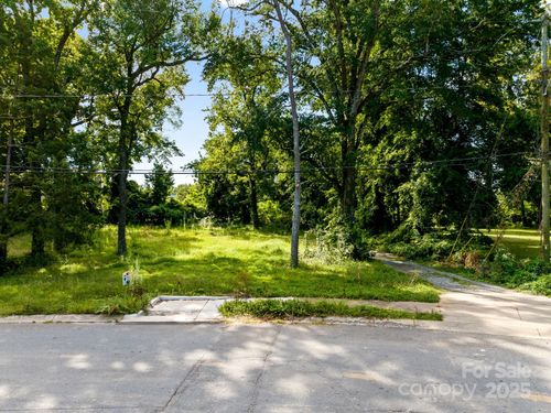 545 Dawn Cir, Charlotte, NC, 28213-6811 | Card Image