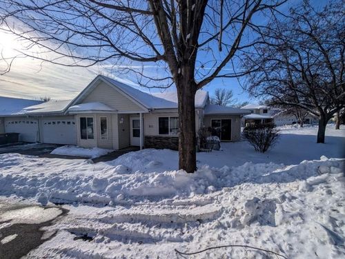 511 Dew Drop Ln, Center City, MN, 55012-3528 | Card Image