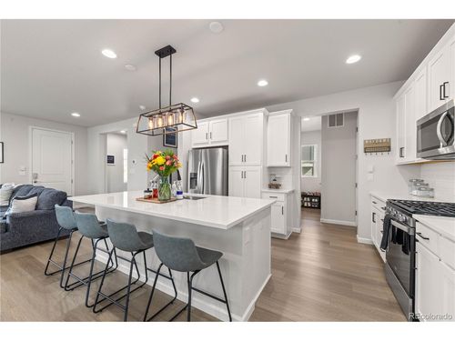 10622 Truckee St, Commerce City, CO, 80022-9135 | Card Image