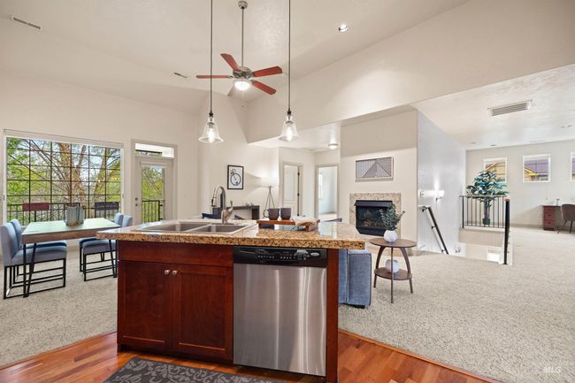 1148 E Winding Creek Dr, Condo with 3 bedrooms, 2 bathrooms and 2 parking in Eagle ID | Image 6