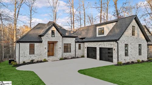 304 Avenue Of Oaks, Anderson, SC, 29621-1826 | Card Image