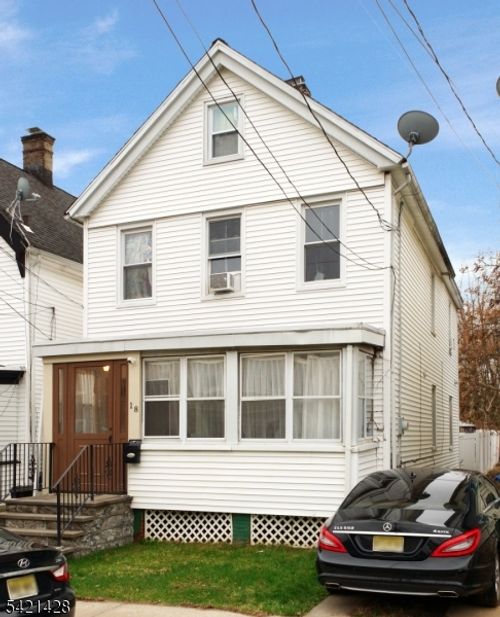 18 Llewellyn Ave, West Orange, NJ, 07052-5702 | Card Image
