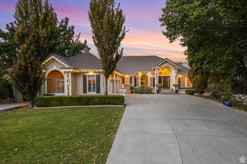 11131 S Palisade Rim Cir, South Jordan, UT, 84095-2218 | Card Image