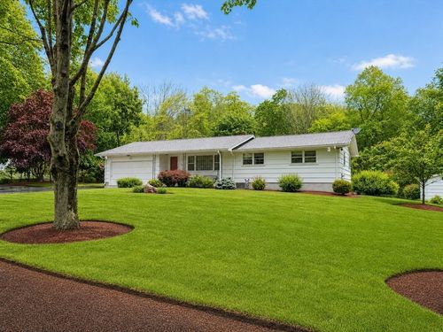822 Whitman St, Hanson, MA, 02341 | Card Image