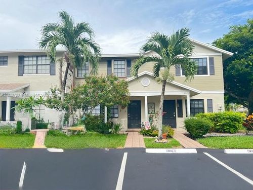 905 Nw 107th Ave, Pembroke Pines, FL, 33026-4003 | Card Image