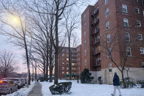 6b-2704 Parsons Boulevard, New York, NY, 11354 | Card Image