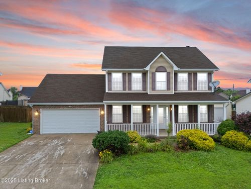 125 Longsdale Ct, Radcliff, KY, 40160-8961 | Card Image