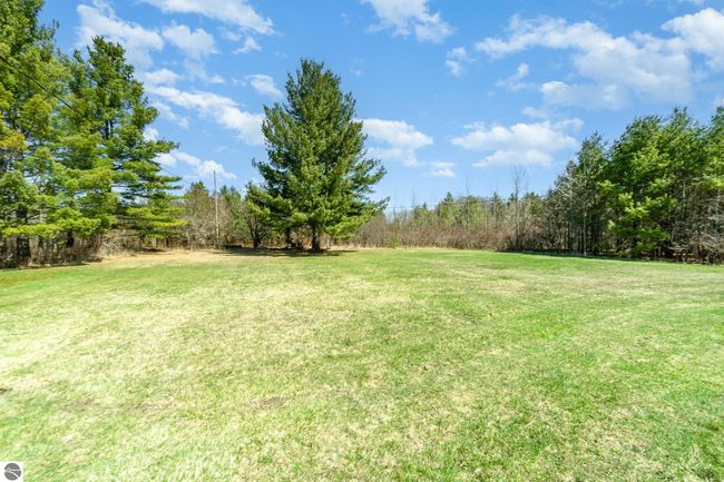 166 W M 55, House other with 3 bedrooms, 2 bathrooms and null parking in Tawas City MI | Image 16
