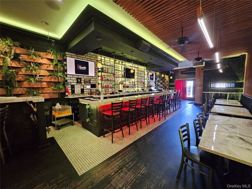 368 Dogwood Ave, Franklin Square, NY, 11010-3439 | Card Image