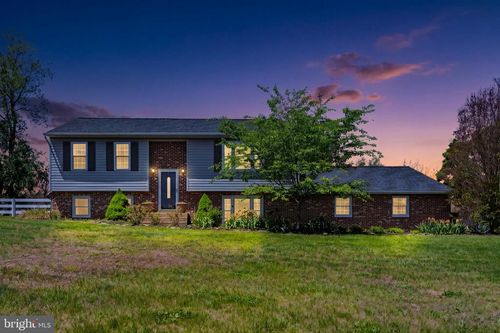 7074 Grays Mill Rd, WARRENTON, VA, 20187-9283 | Card Image