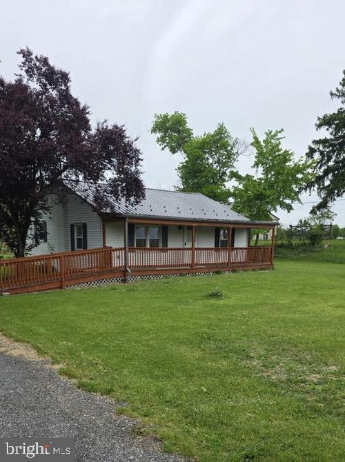 106 Airport Rd, SHIPPENSBURG, PA, 17257-9467 | Card Image
