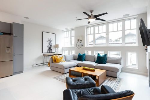 410-1072 Hamilton Street, Vancouver, BC, V6B5P9 | Card Image