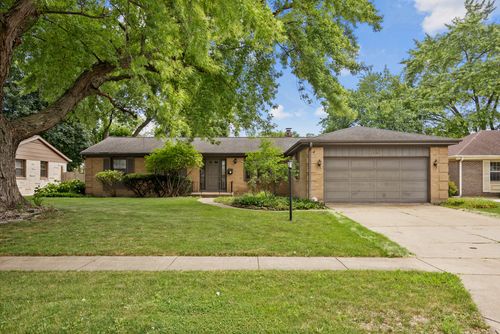 1441 Maple Ln, Elgin, IL, 60123-5131 | Card Image