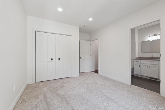 28-1105-Ivyglen-Cir-Bloomfield-Hills-MI-48304-WindowStill-38.jpg | Image 25