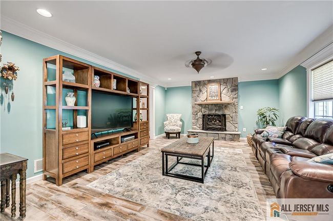 40 Jared Blvd, House other with 5 bedrooms, 5 bathrooms and null parking in Kendall Park NJ | Image 11