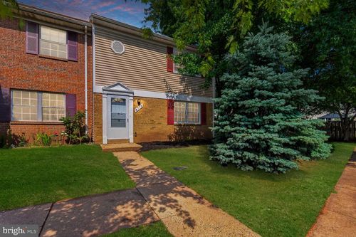 8715 Bretton Woods Dr, MANASSAS, VA, 20110-6305 | Card Image