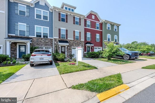 10793 Hinton Way, Townhouse with 3 bedrooms, 4 bathrooms and null parking in MANASSAS VA | Image 5