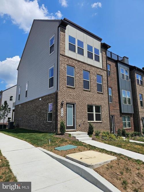 8989 Katherine Johnson Ave, Manassas, VA, 20109 | Card Image