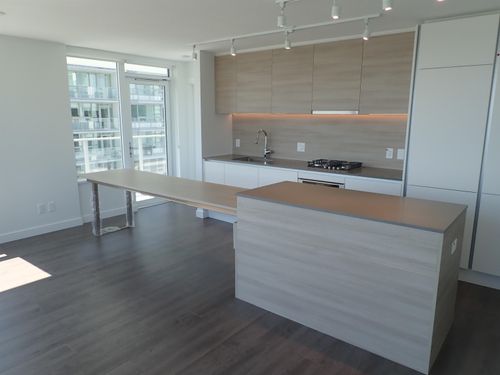 2305-908 Quayside Dr, New Westminster, BC, V3M0L4 | Card Image