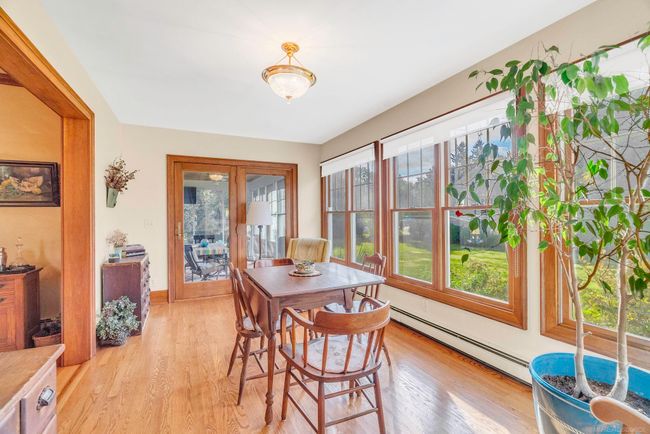 Breakfast/sun room | Image 27