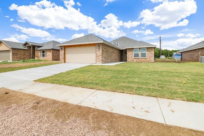 804 Bell St, House other with 3 bedrooms, 2 bathrooms and 2 parking in Coleman TX | Image 26